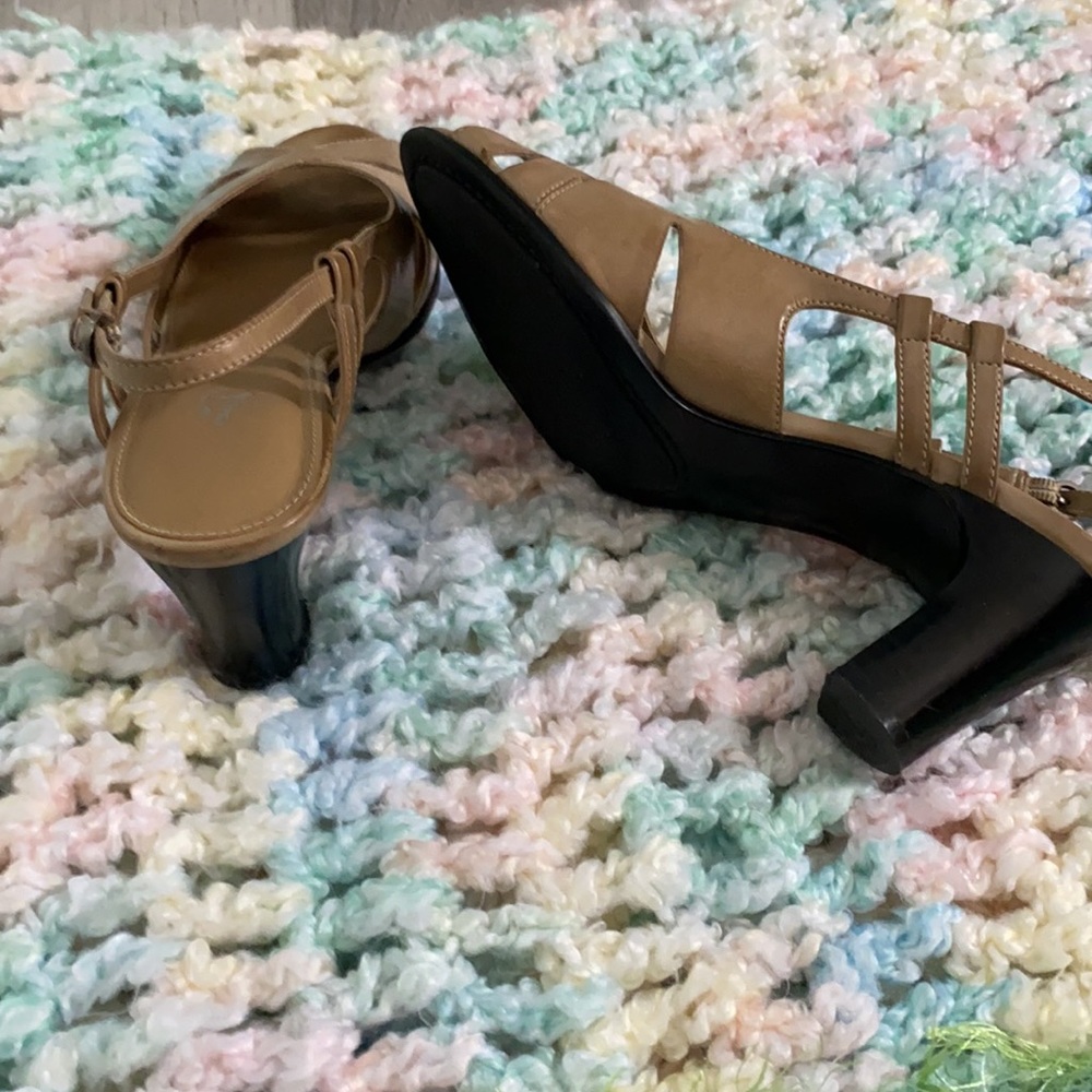 Life stride tan slingback dress shoes - Picture 2 of 4
